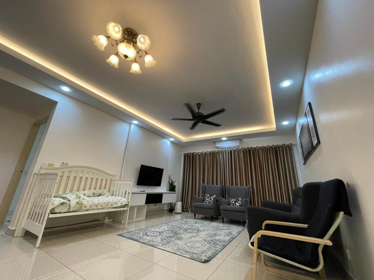 Homestay פוטראג'איה מראה חיצוני תמונה
